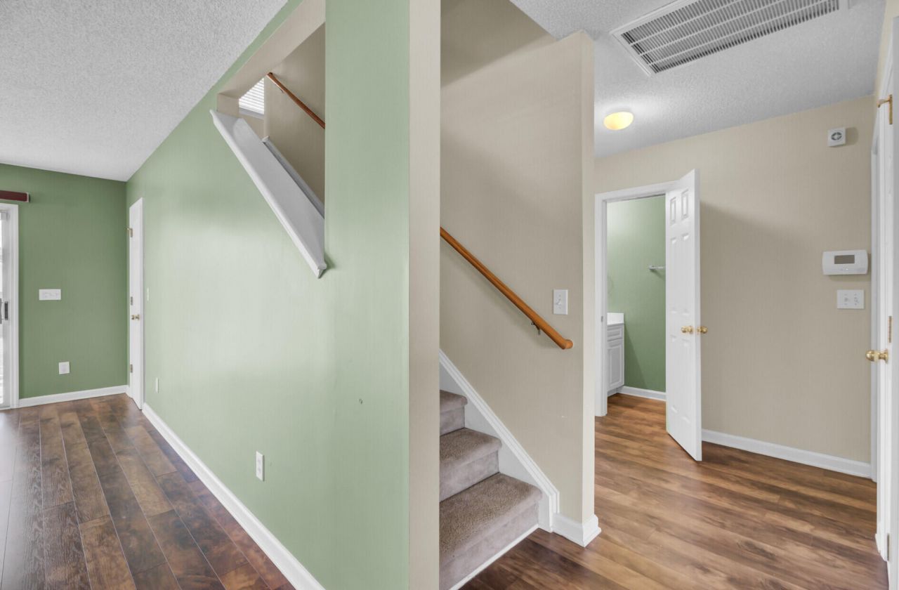 103 Dundalk Court Photo 26