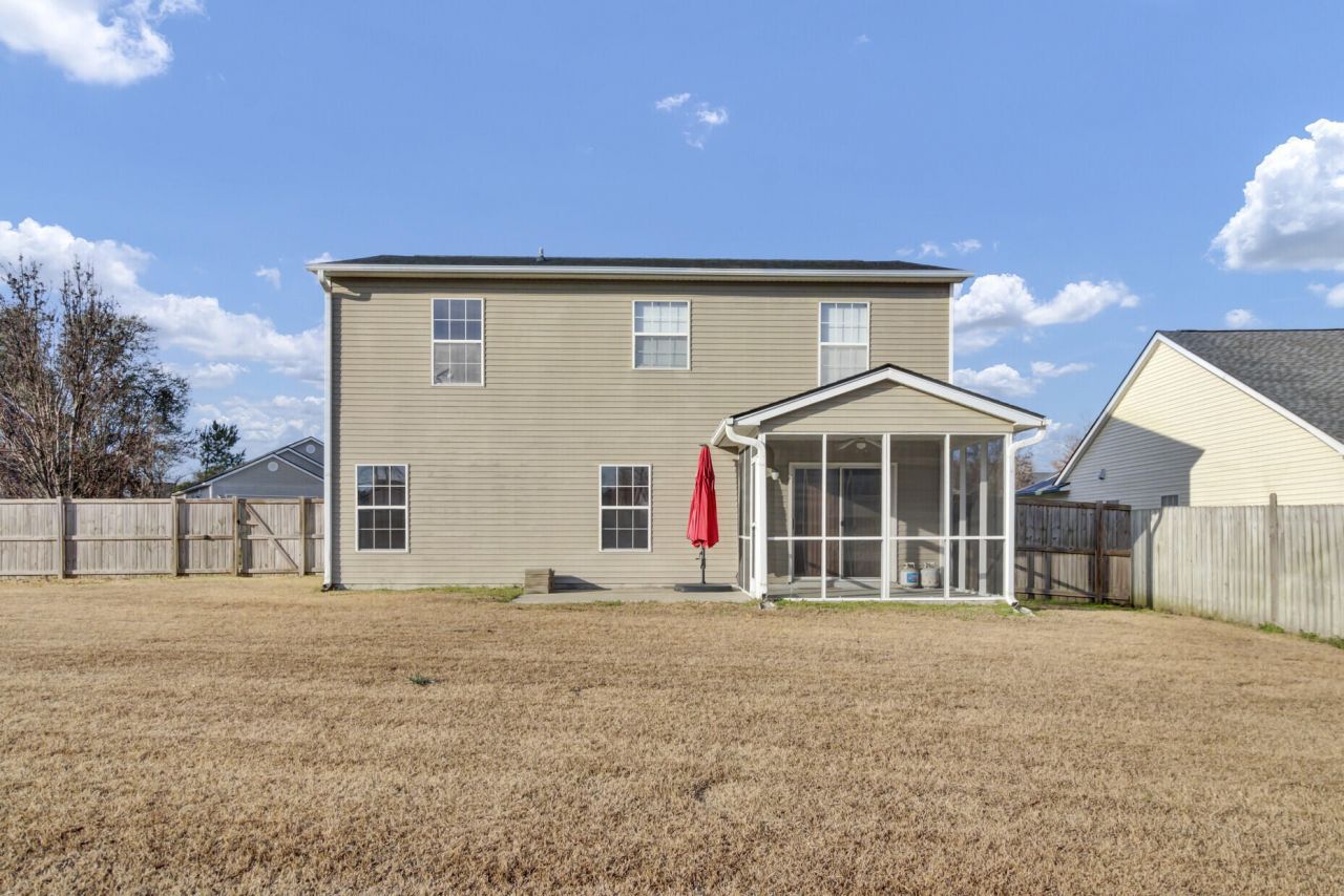 103 Dundalk Court Photo 38