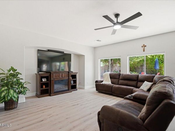 18499 E DRUIDS GLEN Road, Queen Creek, AZ 85142