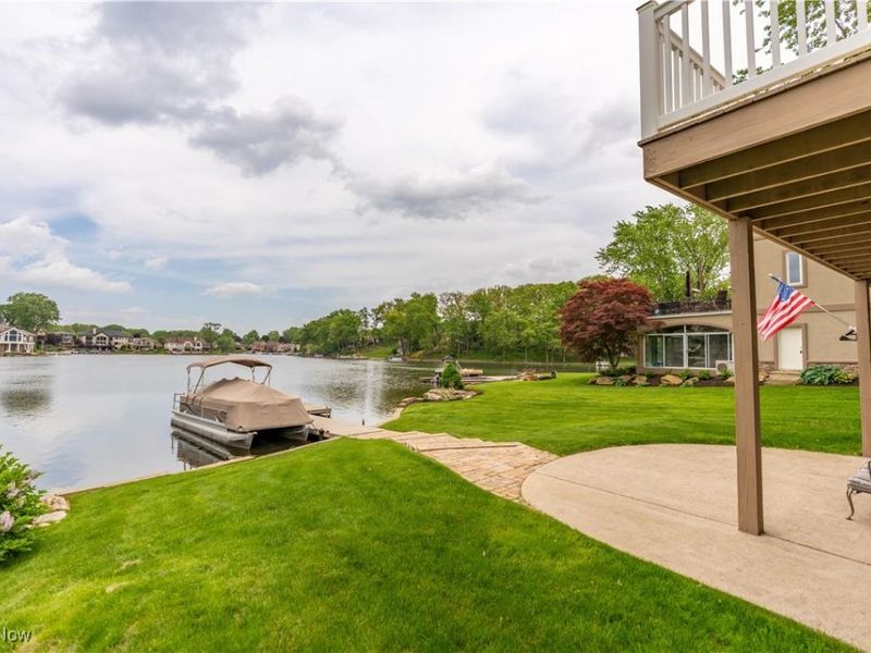 5325 S Island Drive NW, Canton, OH 44718 Photo 11