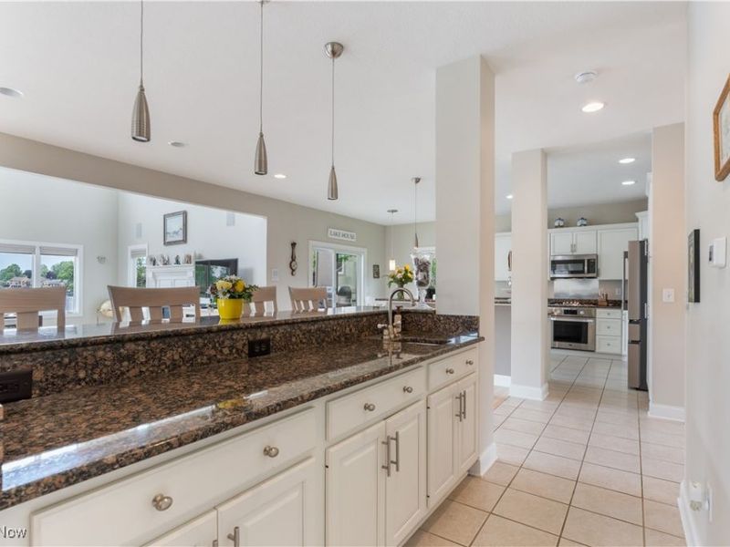 5325 S Island Drive NW, Canton, OH 44718 Photo 12