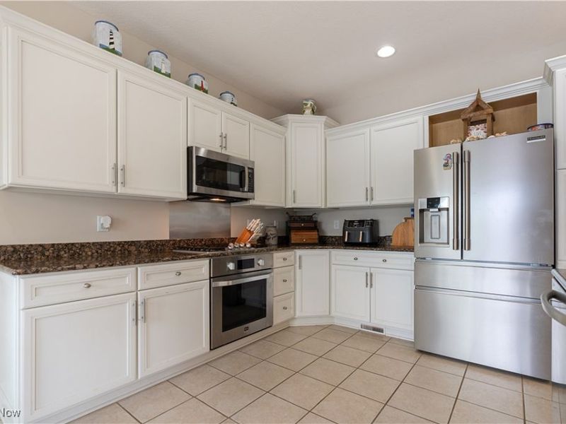 5325 S Island Drive NW, Canton, OH 44718 Photo 15