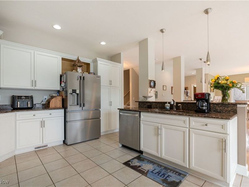 5325 S Island Drive NW, Canton, OH 44718 Photo 17