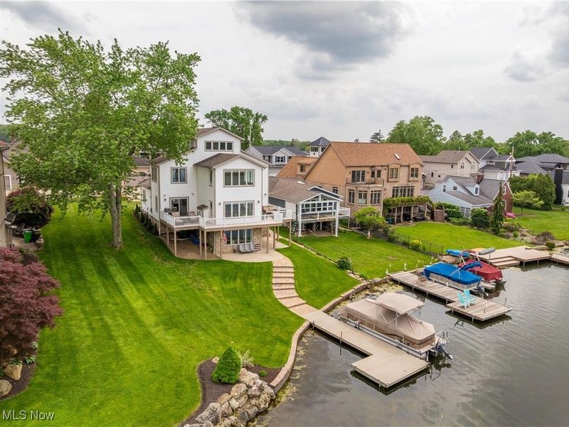 5325 S Island Drive NW, Canton, OH 44718 Photo 2