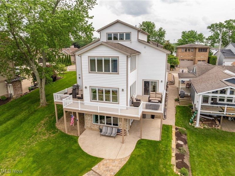 5325 S Island Drive NW, Canton, OH 44718 Photo 3