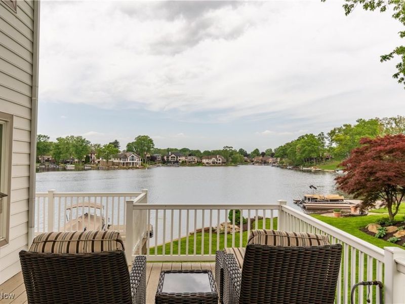 5325 S Island Drive NW, Canton, OH 44718 Photo 6