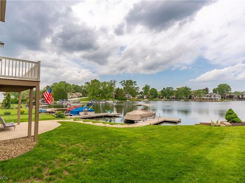 5325 S Island Drive NW, Canton, OH 44718 Photo 7