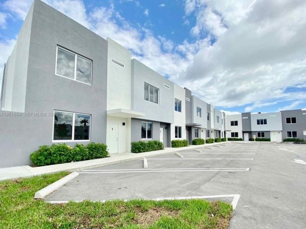 170 NW 158 St , Unit 8, Miami, FL 33169