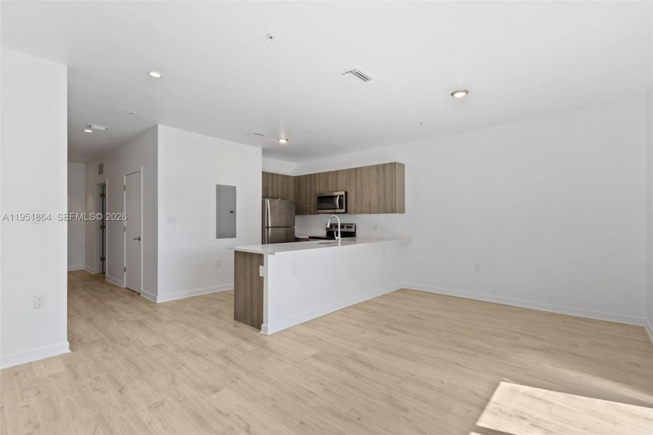 170 NW 158 St , Unit 8, Miami, FL 33169 Photo