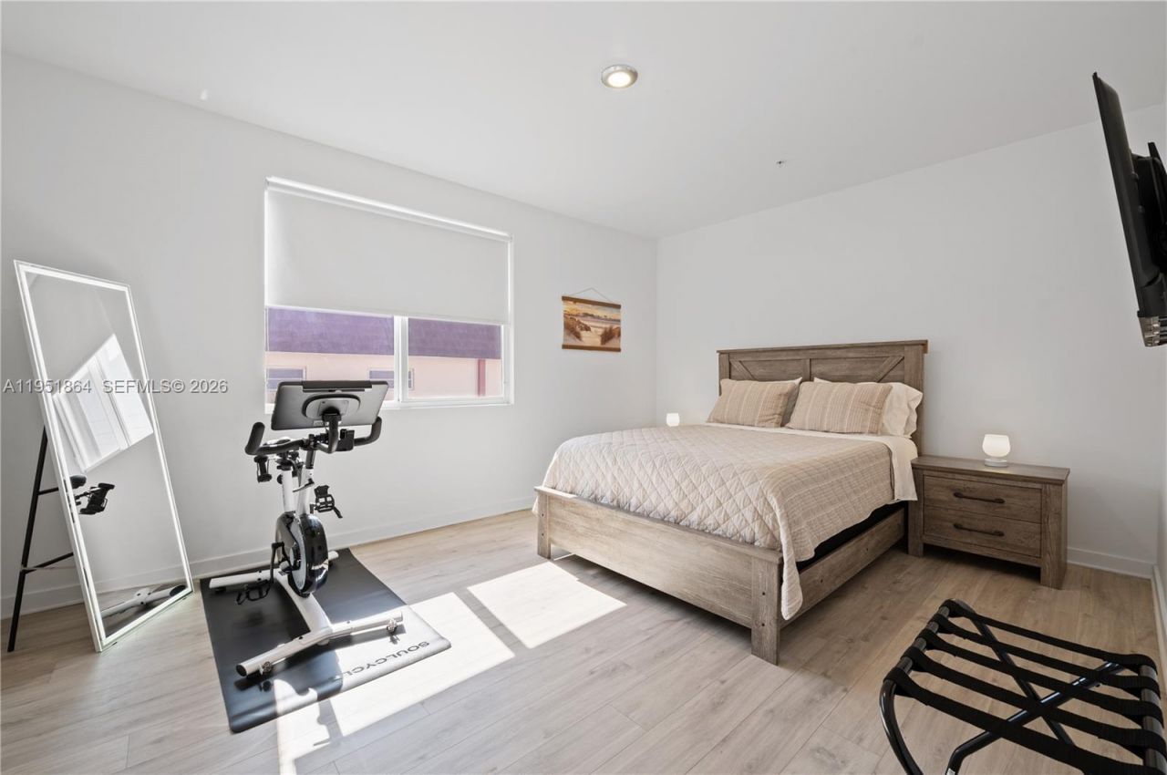 170 NW 158 St , Unit 8, Miami, FL 33169 Photo