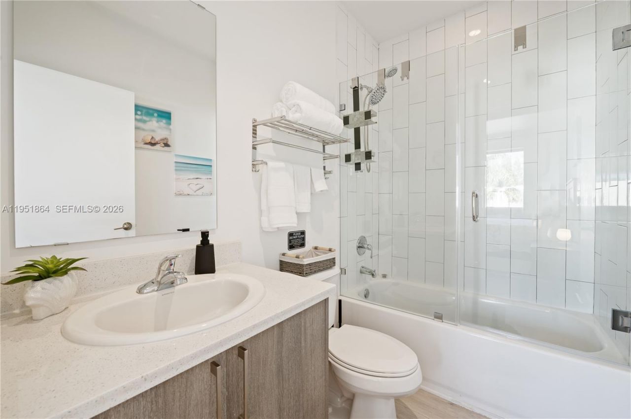 170 NW 158 St , Unit 8, Miami, FL 33169 Photo