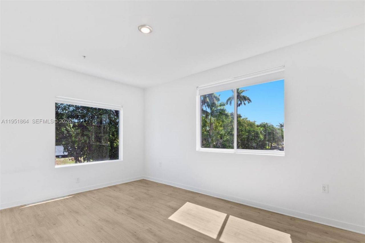 170 NW 158 St , Unit 8, Miami, FL 33169 Photo