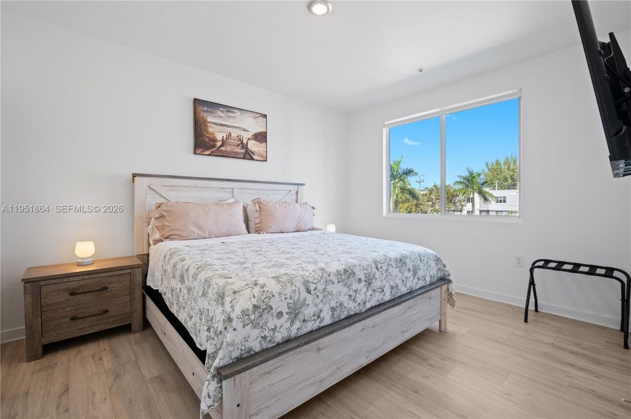 170 NW 158 St , Unit 8, Miami, FL 33169 Photo