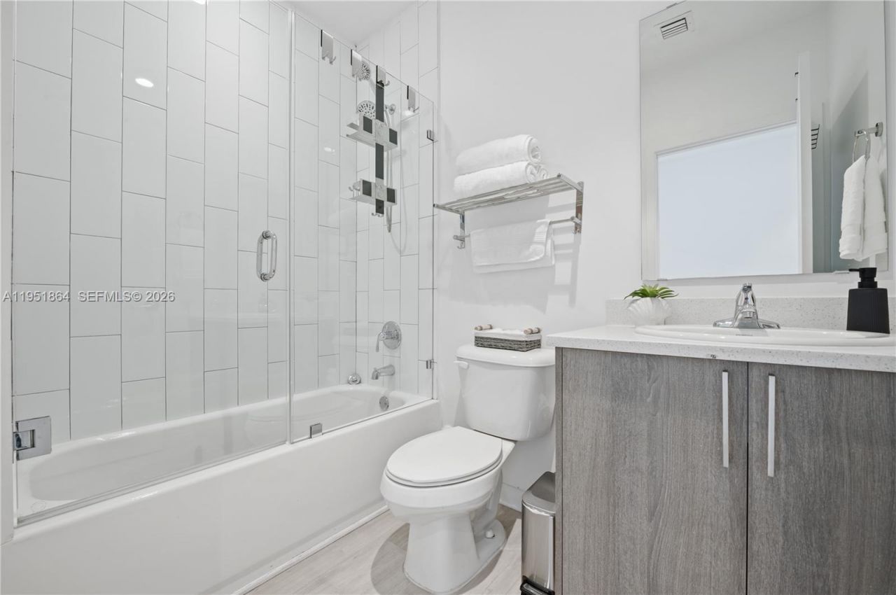 170 NW 158 St , Unit 8, Miami, FL 33169 Photo