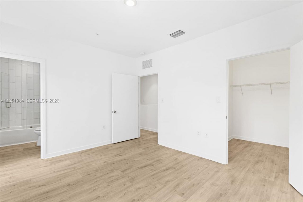 170 NW 158 St , Unit 8, Miami, FL 33169 Photo