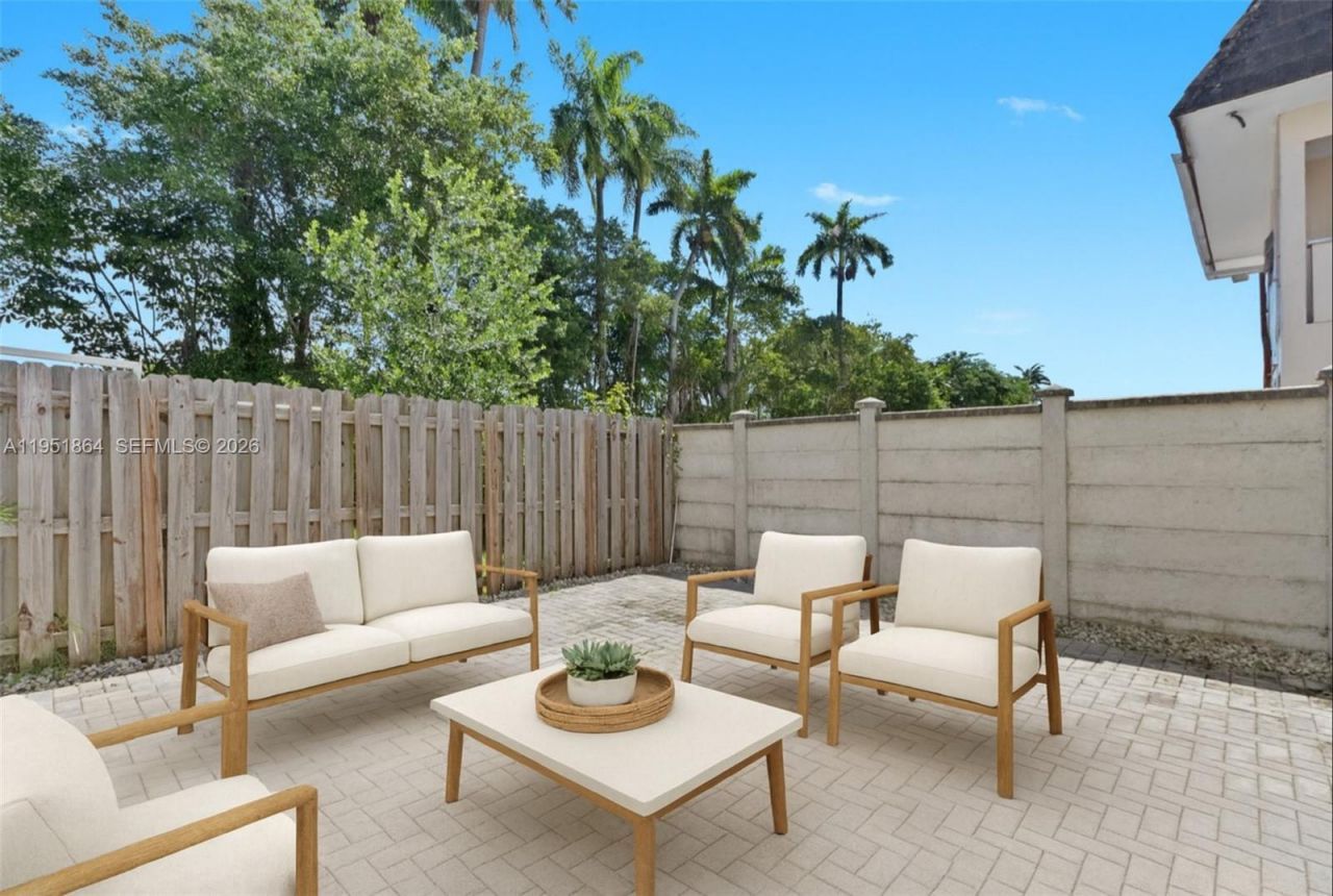 170 NW 158 St , Unit 8, Miami, FL 33169 Photo