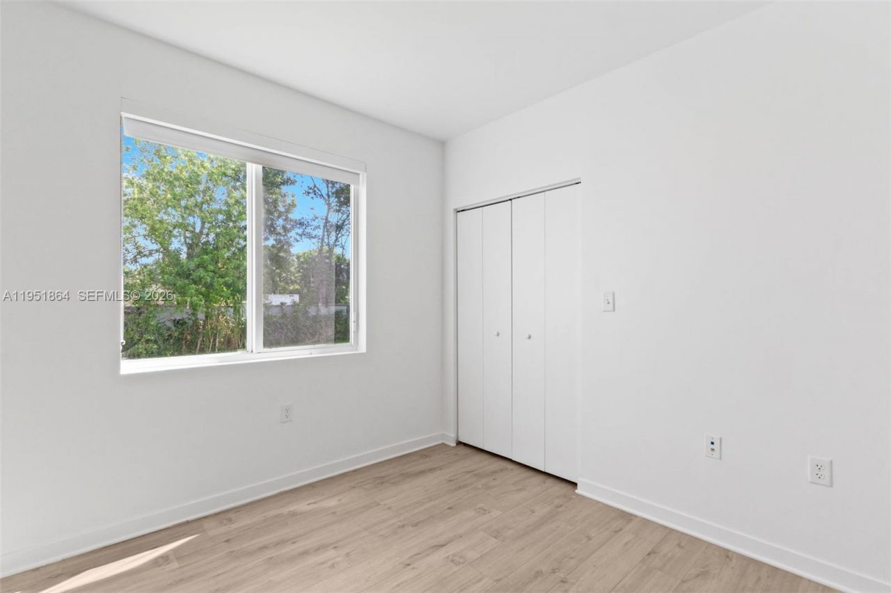 170 NW 158 St , Unit 8, Miami, FL 33169 Photo