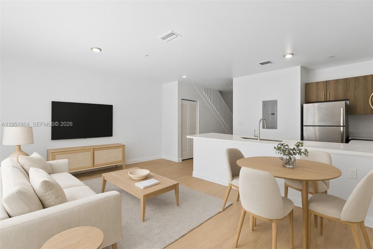 170 NW 158 St , Unit 8, Miami, FL 33169 Photo