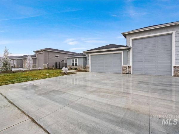 9953 S Peregrine Falcon Ave, Nampa, ID 83686