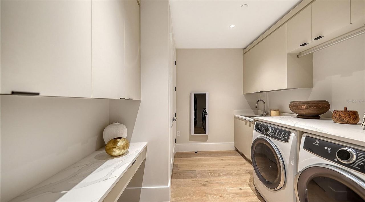 253 Golden Gate Point, Unit 701, Sarasota, FL 34236 Photo