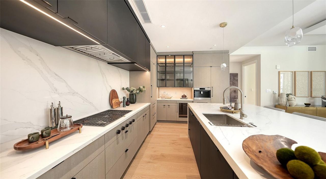 253 Golden Gate Point, Unit 701, Sarasota, FL 34236 Photo