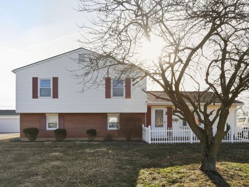 5220 Edgeview Road, Columbus, OH 43207 Photo 2