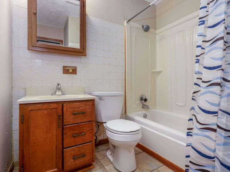 5220 Edgeview Road, Columbus, OH 43207 Photo 25