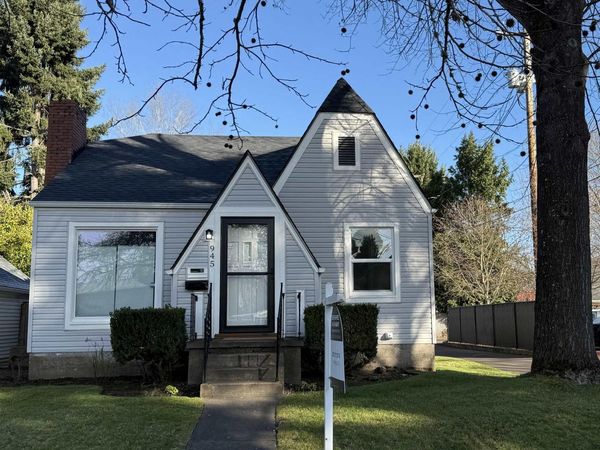 945 Hood St NE, Salem, OR 97301