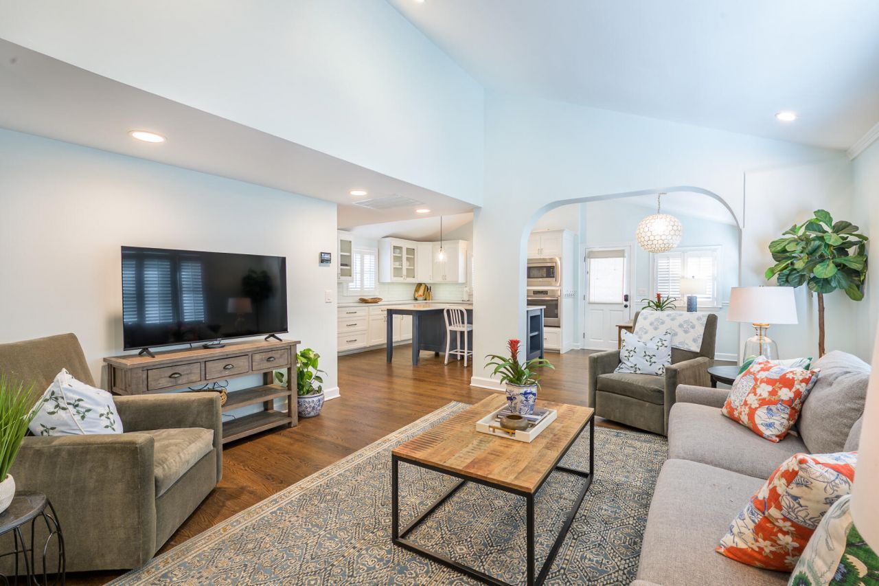 1428 Hindman Avenue Photo 8