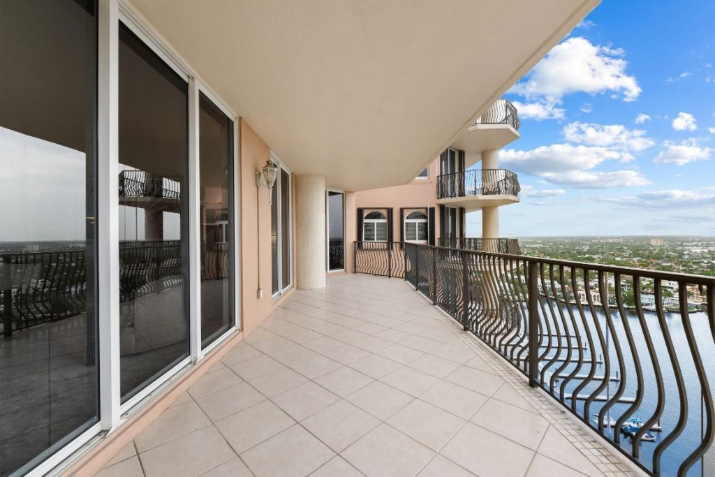 100 S Birch Road, Unit 2403, Fort Lauderdale, FL 33316 Photo