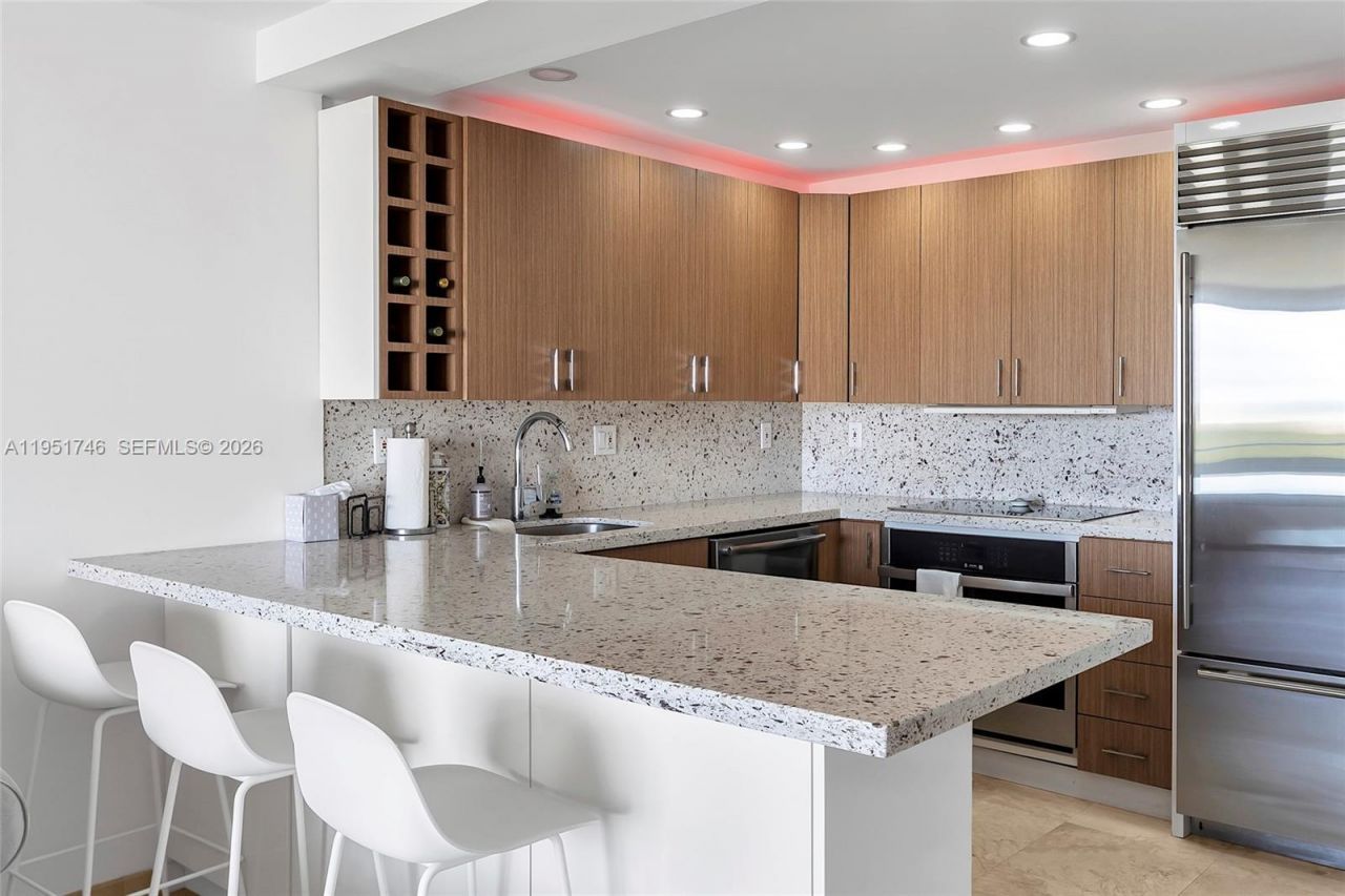 465 Ocean Dr, Unit 824, Miami Beach, FL 33139 Photo