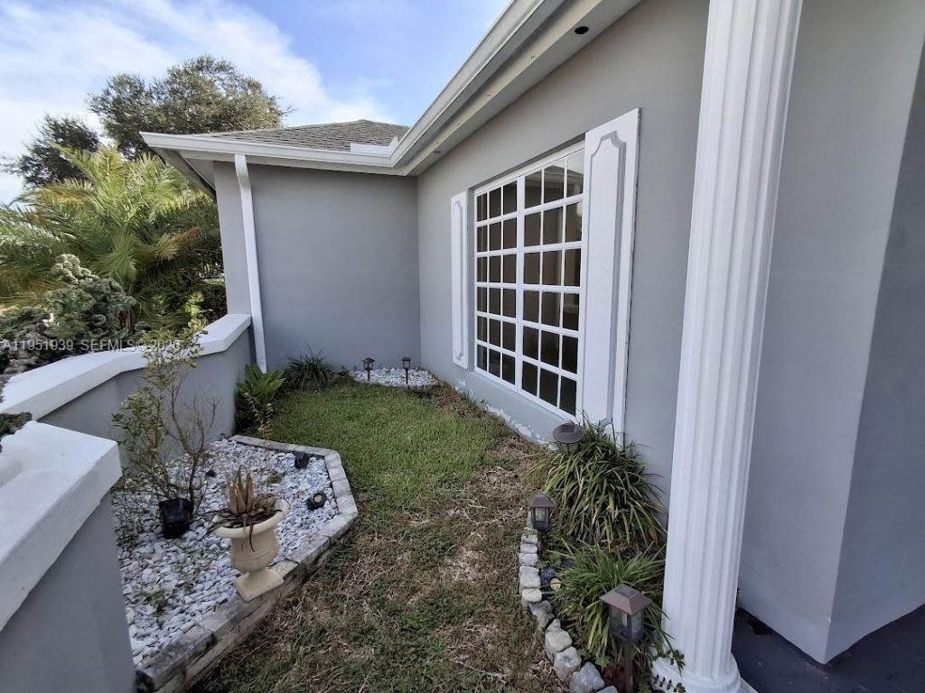 4511 Queen Palm Ln, Tamarac, FL 33319 Photo