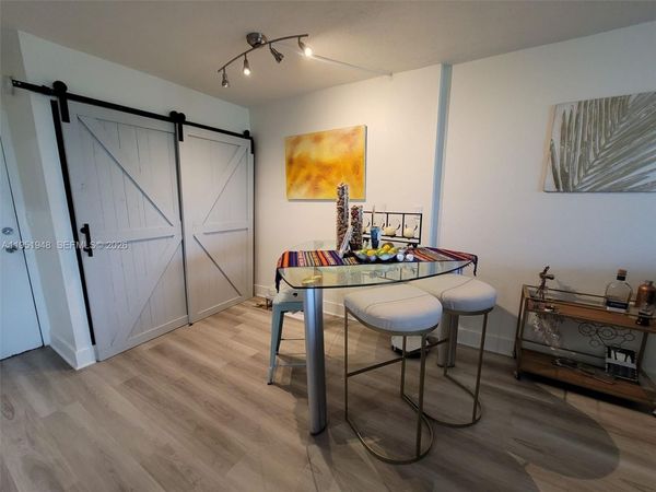 9320 Fontainebleau Blvd, Unit 510, Miami, FL 33172