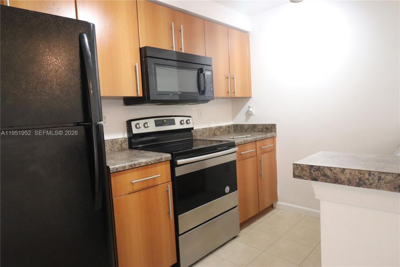 6020 W Sample Rd, Unit 305, Coral Springs, FL 33067 Photo