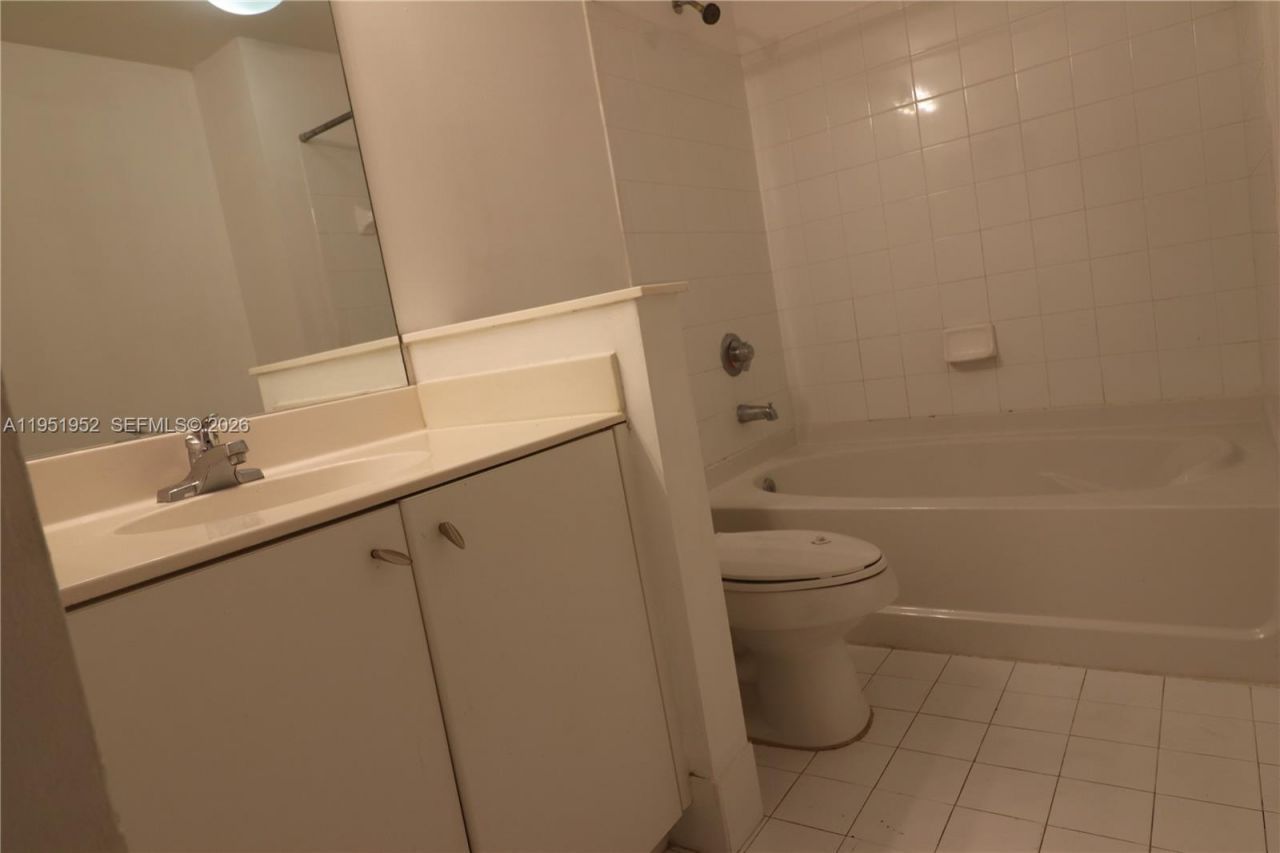 6020 W Sample Rd, Unit 305, Coral Springs, FL 33067 Photo