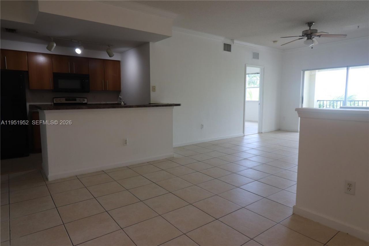 6020 W Sample Rd, Unit 305, Coral Springs, FL 33067 Photo
