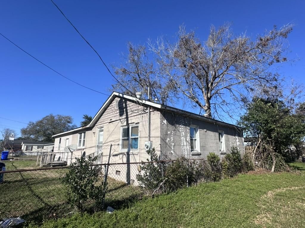 2858 Appleton Avenue Photo 4