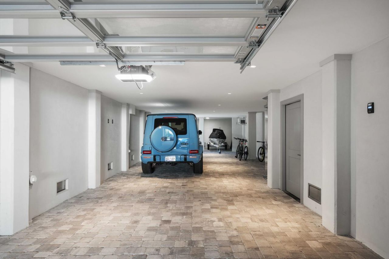 64 Grand Pavilion Boulevard Photo 100