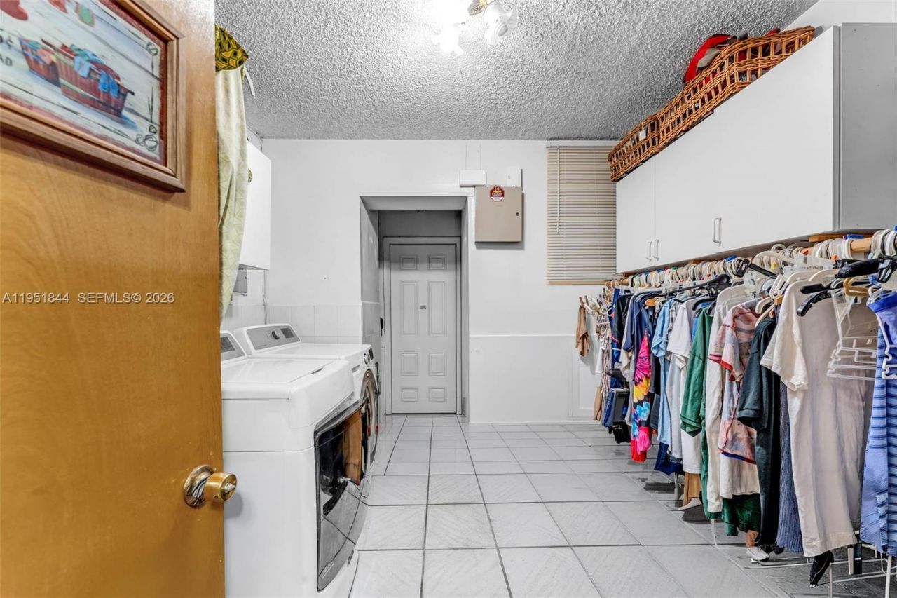 1232 SW 132nd Ct, Miami, FL 33184 Photo