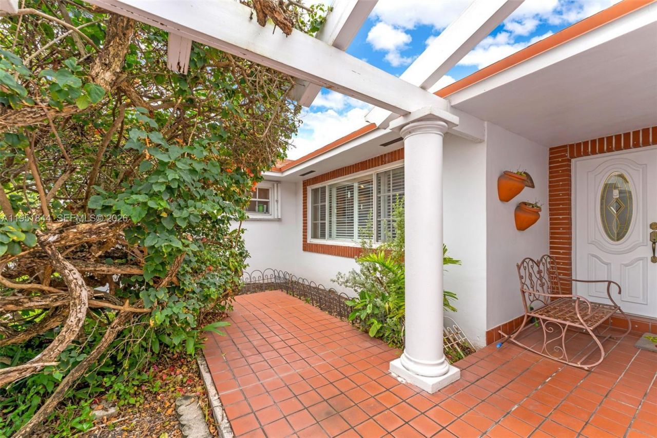 1232 SW 132nd Ct, Miami, FL 33184 Photo