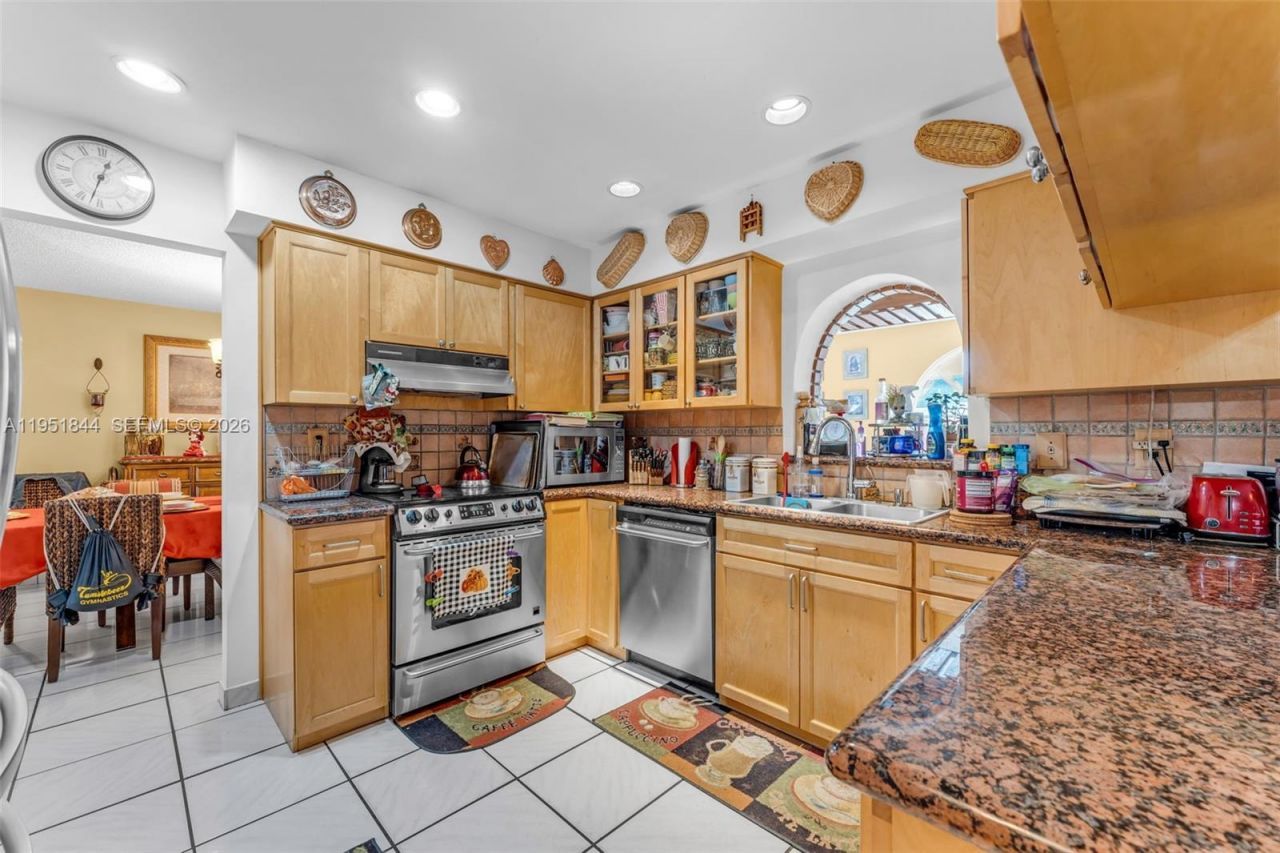 1232 SW 132nd Ct, Miami, FL 33184 Photo