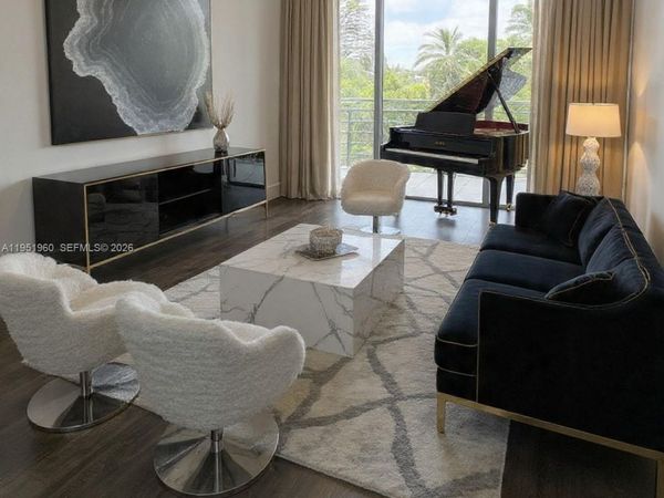 3070 NW 48th Ter, Unit 413, Lauderdale Lakes, FL 33313