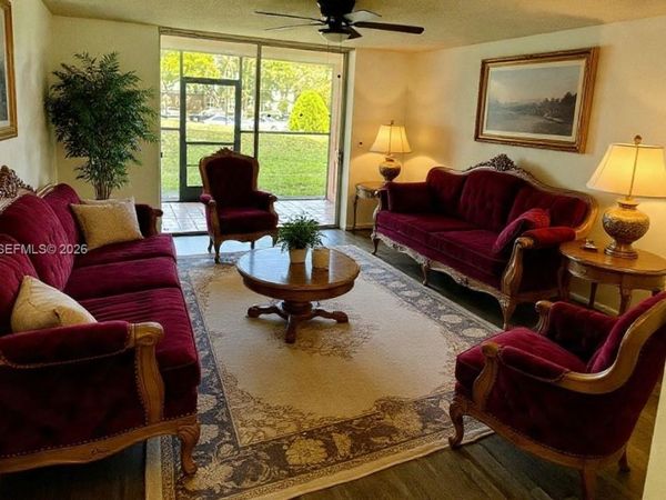 3070 NW 48th Ter, Unit 413, Lauderdale Lakes, FL 33313