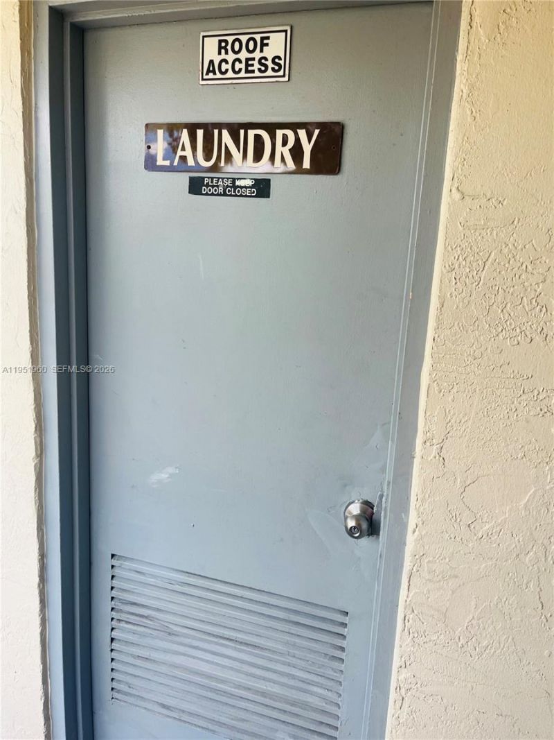 3070 NW 48th Ter, Unit 413, Lauderdale Lakes, FL 33313 Photo