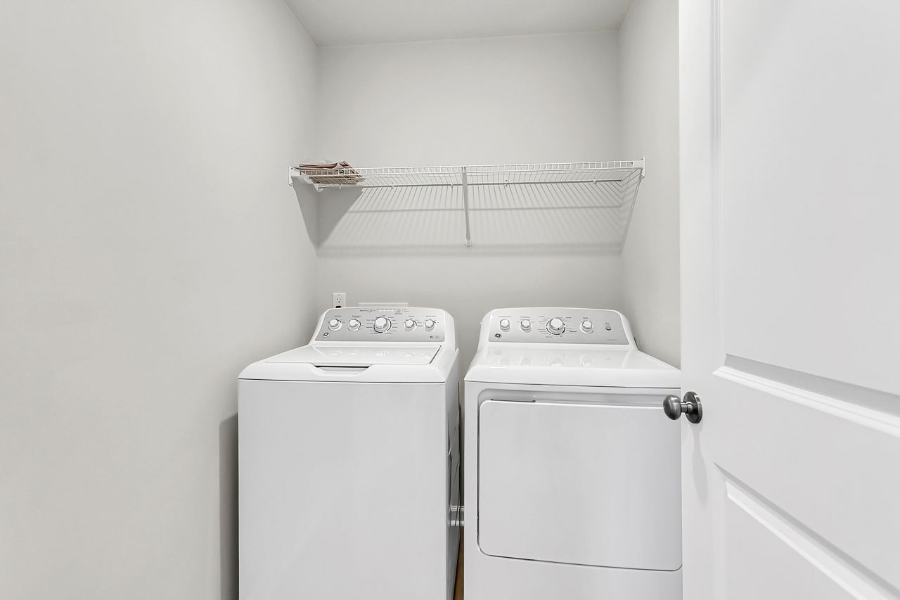 156 Casein Street Photo 32