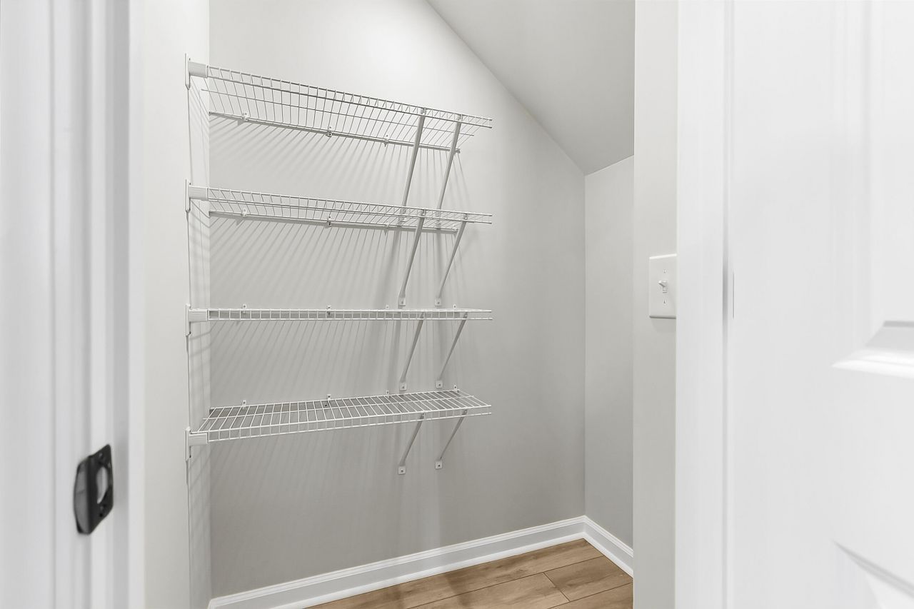 156 Casein Street Photo 8