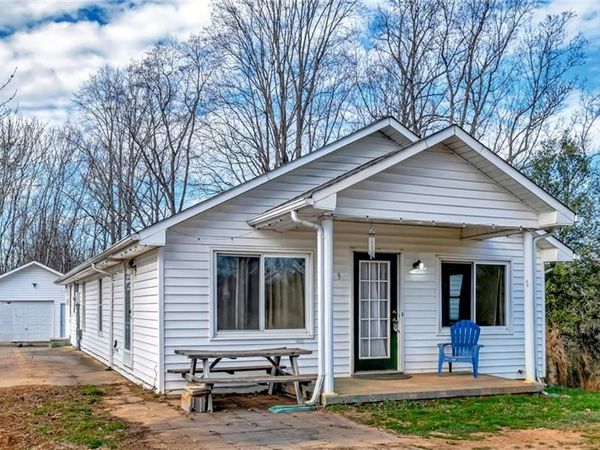 139 Juniper Lane , North Wilkesboro, NC 28659