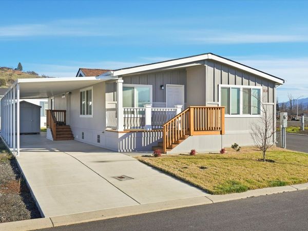 Unit 197, Phoenix, OR 97535