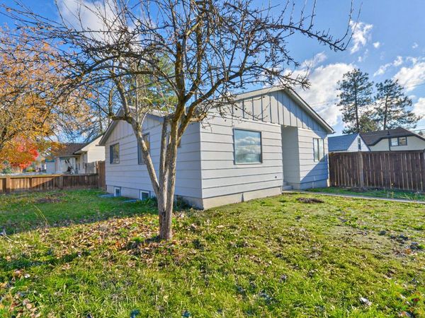2912 N Hemlock St, Spokane, WA 99205