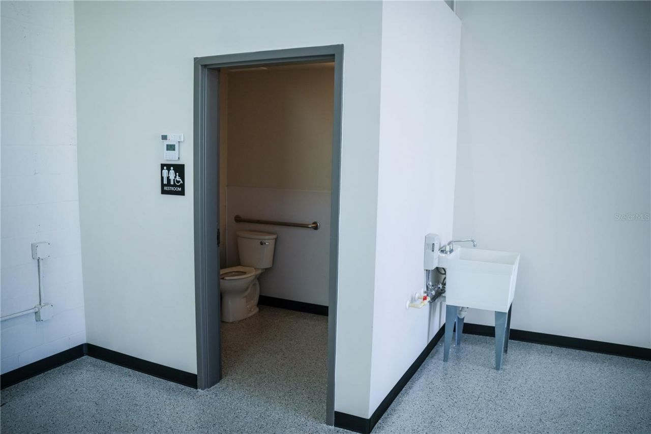 2051 Gandy Boulevard N, Unit 400, Saint Petersburg, FL 33702 Photo